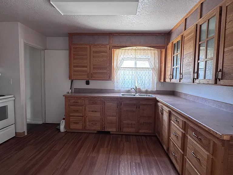 2019 Burlington Ave — Photo 3