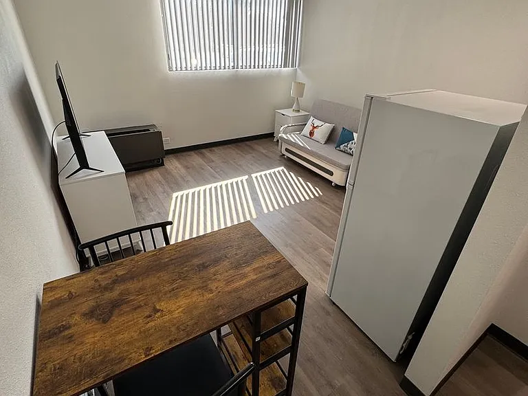 The McCoy at 8035 Apartments - Clive — Photo 11