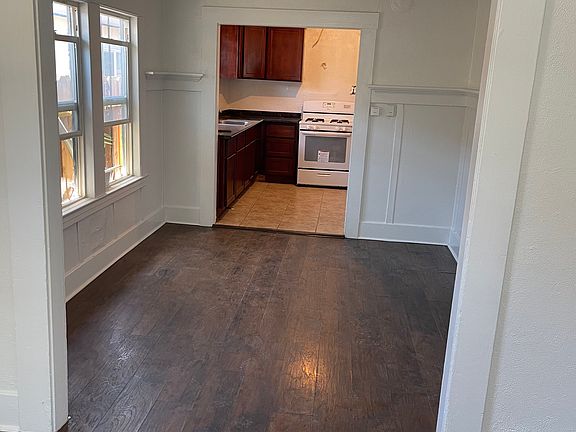 3rd image of 1827 S California St