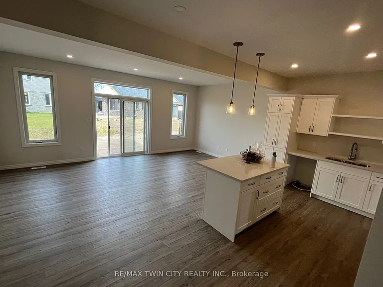 226 Renaissance Dr — Photo 5