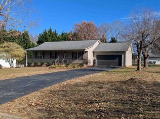 124 Bent Tree Dr, Inman, SC 29349