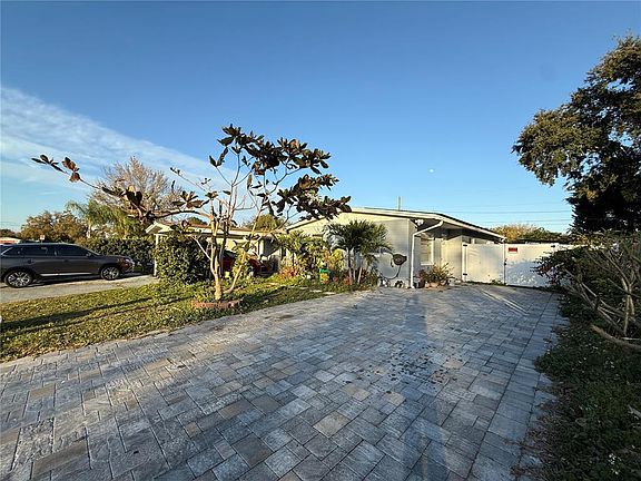 5th image of 2615 N BEAUMONT AVENUE
