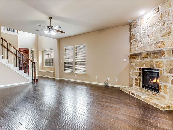 4th image of 1014 Kaylie St