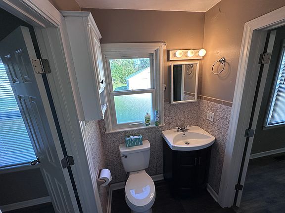 4th image of 3321 N 12th Ave