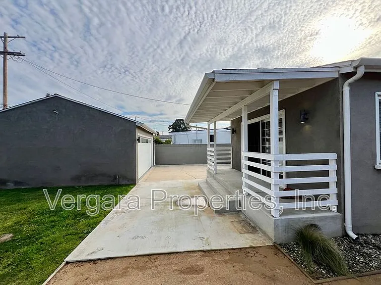 6531 W 85th St — Photo 34