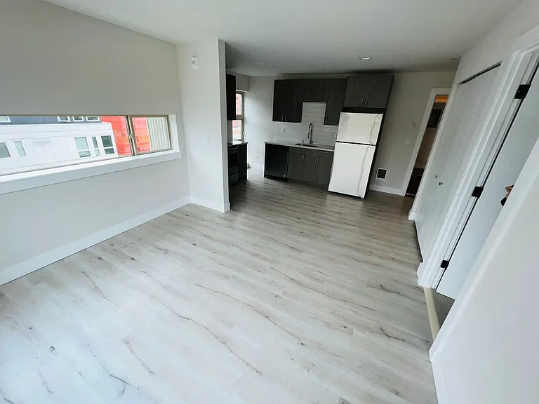 South Lane Apartments — Photo 31