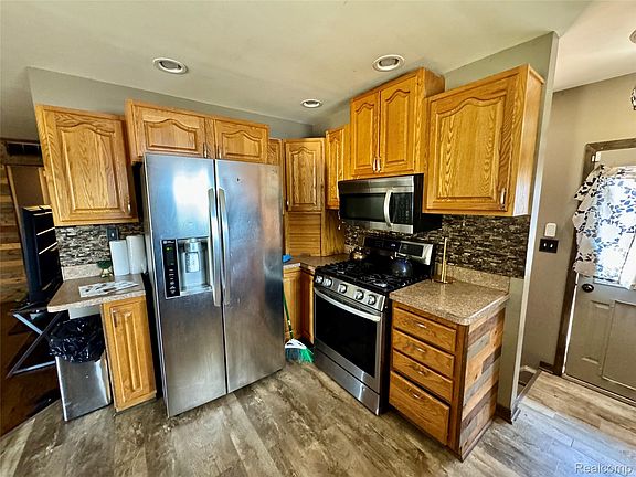 5th image of 13093 Edison St