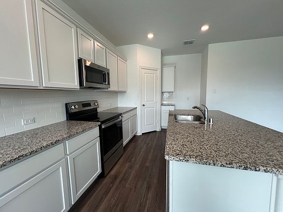 5th image of 407 Petty Way