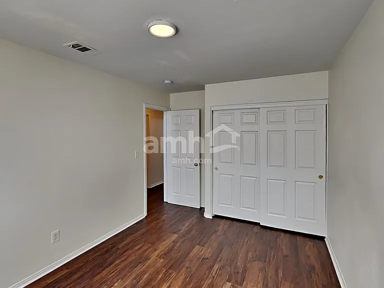 8100 Kentshire Dr — Photo 16