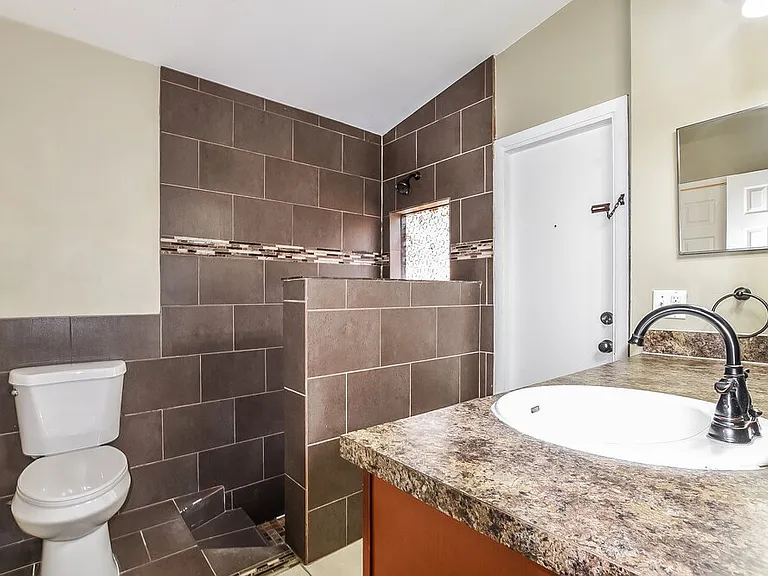 1345 Bridlebrook Dr — Photo 11