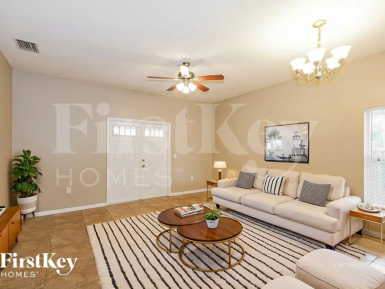1703 E Wood St — Photo 4