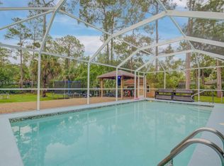 530 7th St SW, Naples, FL 34117