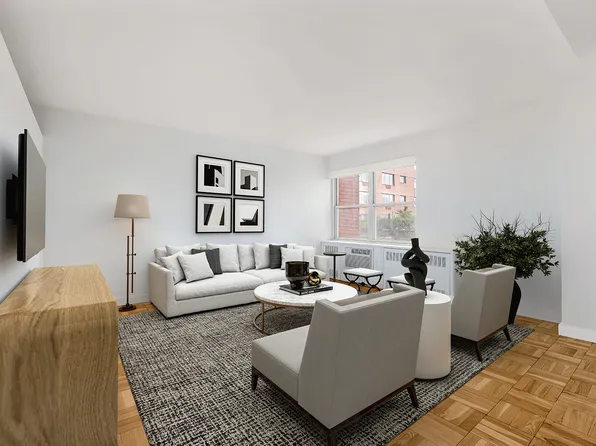 25 Sutton Place South 2L image 1 of 11
