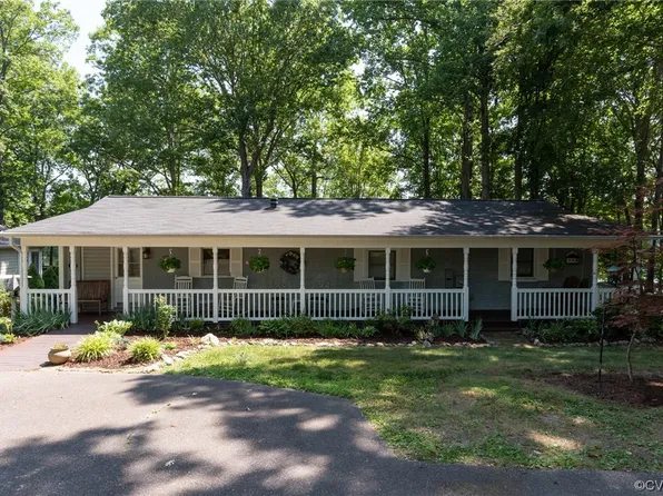 320 Lake Caroline Dr, Ruther Glen, VA 22546