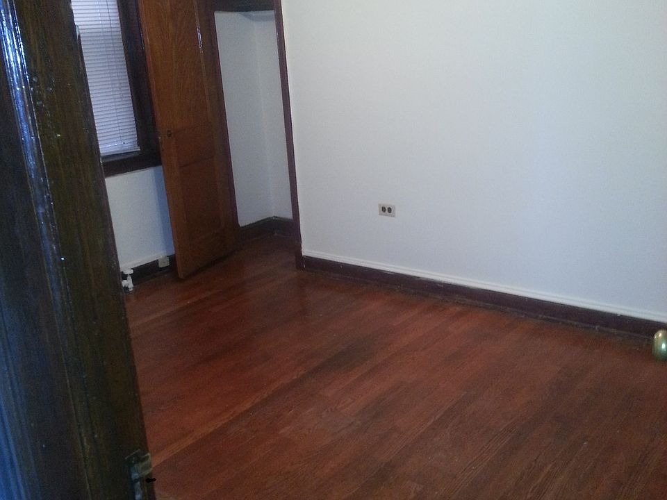 2nd image of 424 Missouri Ave NW APT 4
