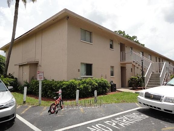 2nd image of 27249 Pullen Ave APT B2