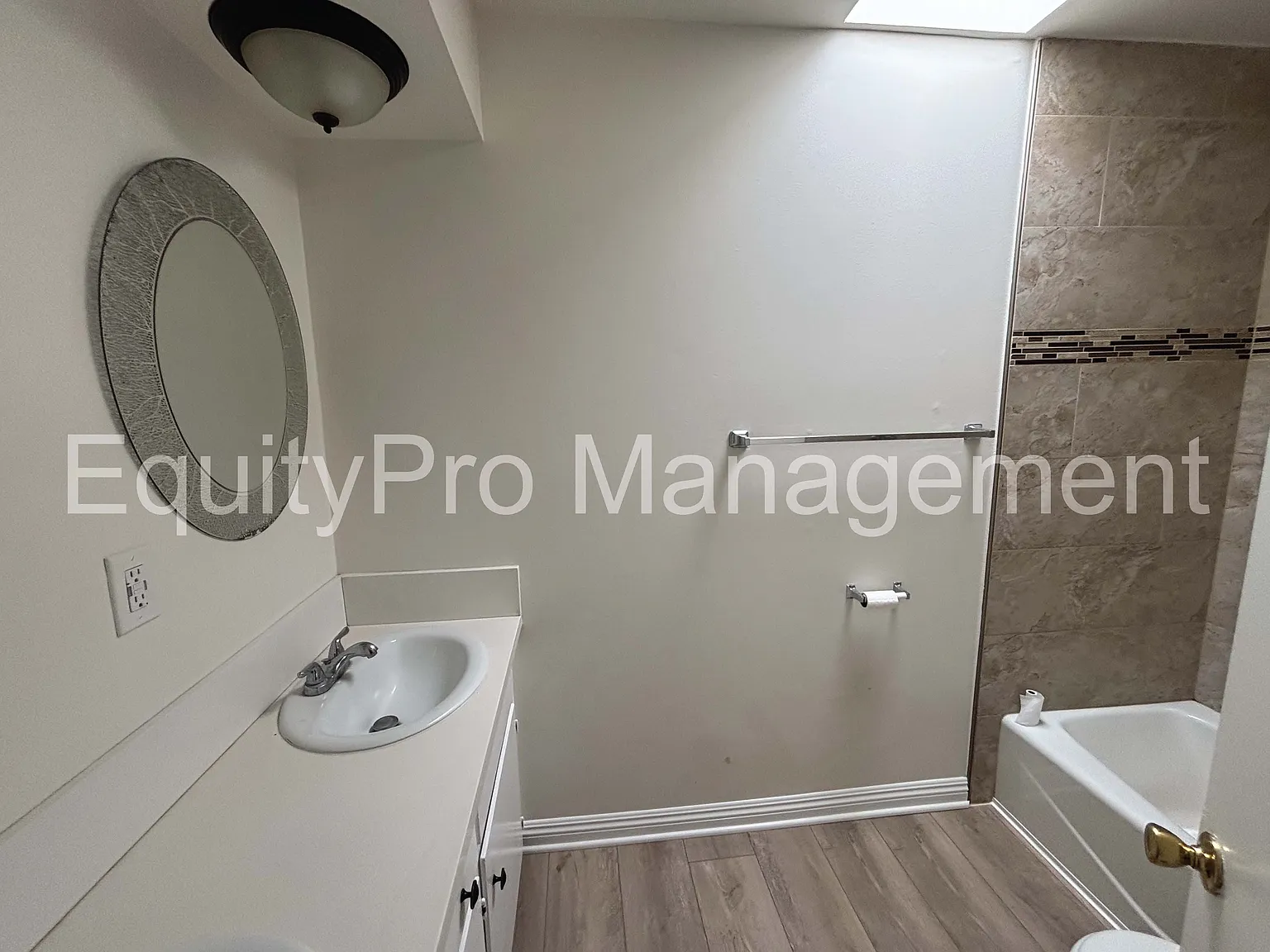 2 bed, 725 sqft, $2,500 — Photo 1