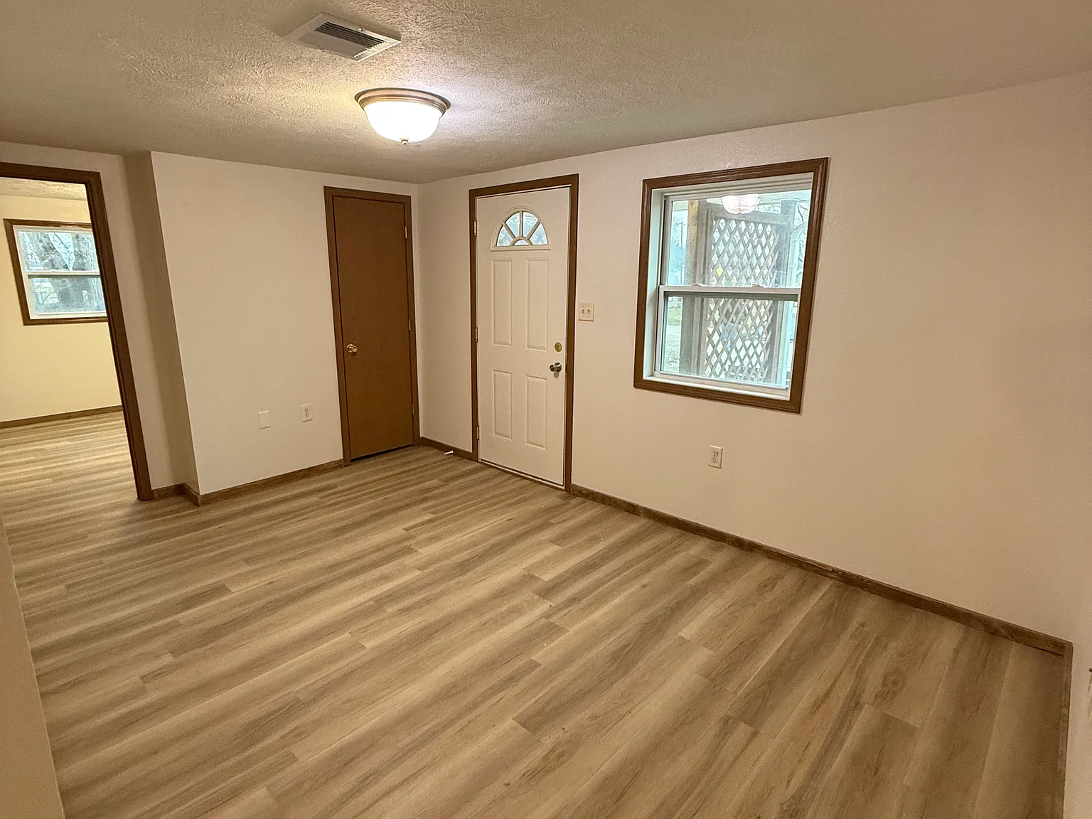 8636 Hannah Ln — Photo 3