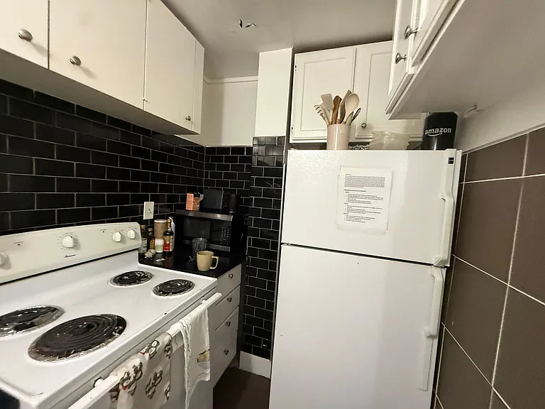 68 E 200 N #18 — Photo 12