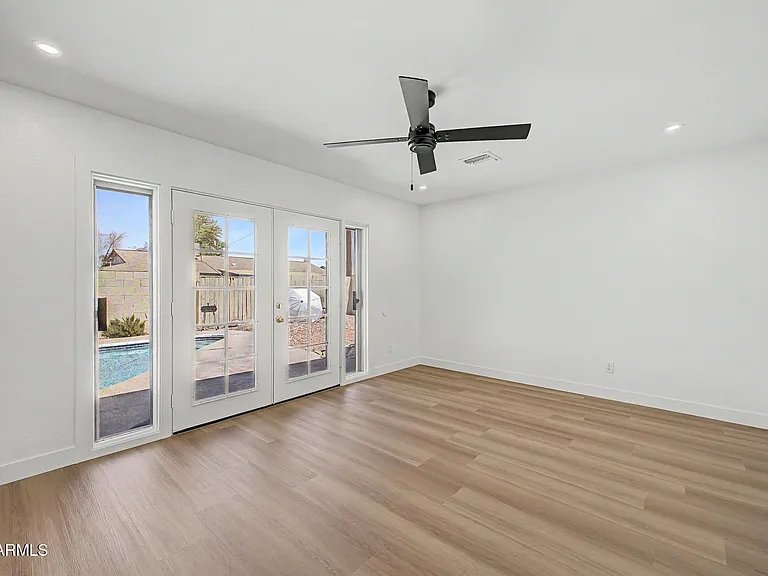 3613 S Kenneth Pl — Photo 6