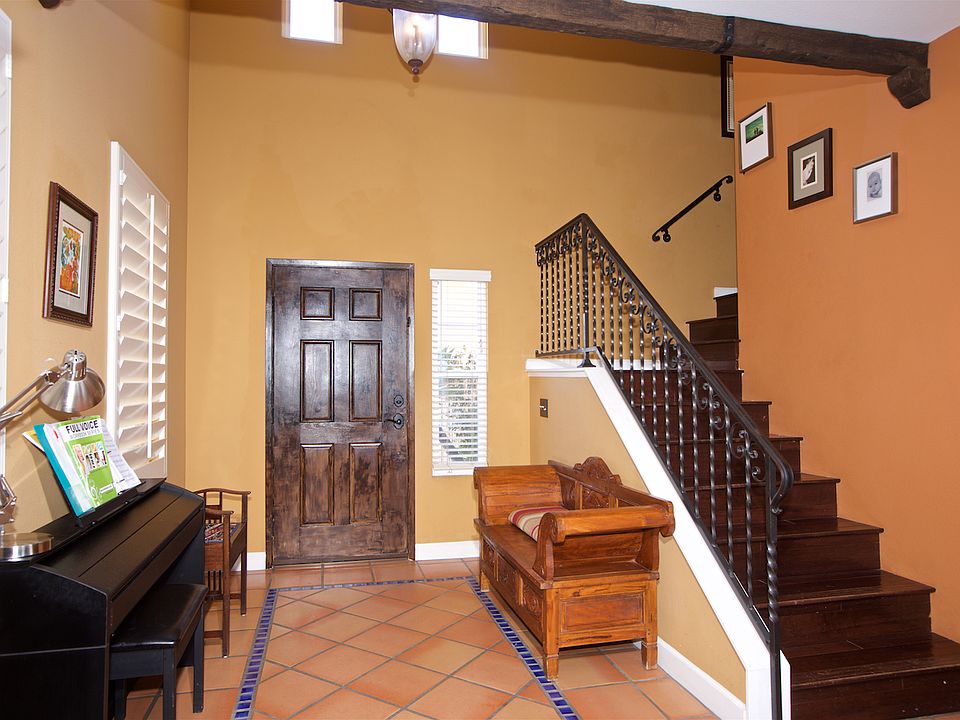 1st image of 624 Vista Santa Rosalia