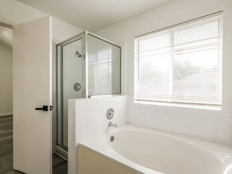 4604 Summit Hill Dr — Photo 14