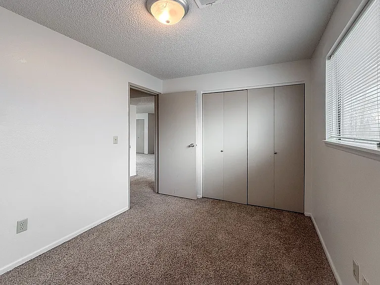 Avalon Court Apartments — Photo 30