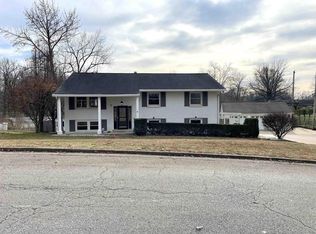 5501 Winston Rd, Evansville, IN 47710