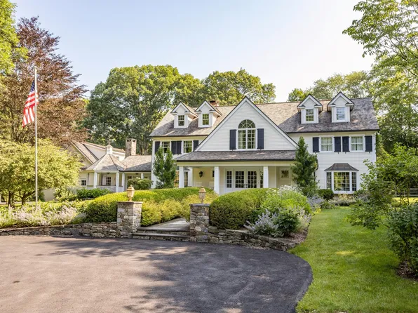 44 Bayberry Ln, Mount Kisco, NY 10549
