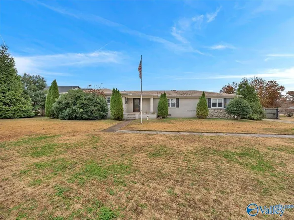 15868 E Limestone Rd, Athens, AL 35613