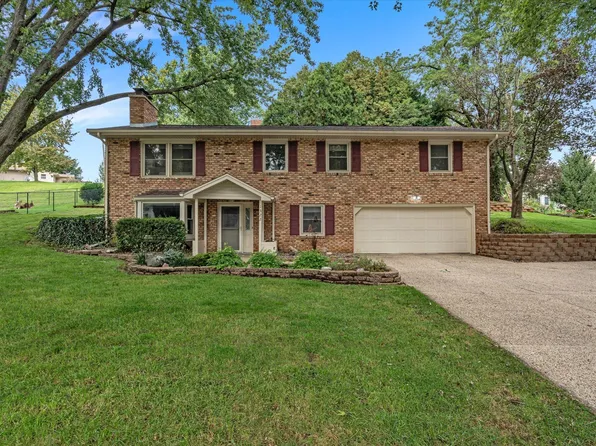 1522 25th St, Bettendorf, IA 52722