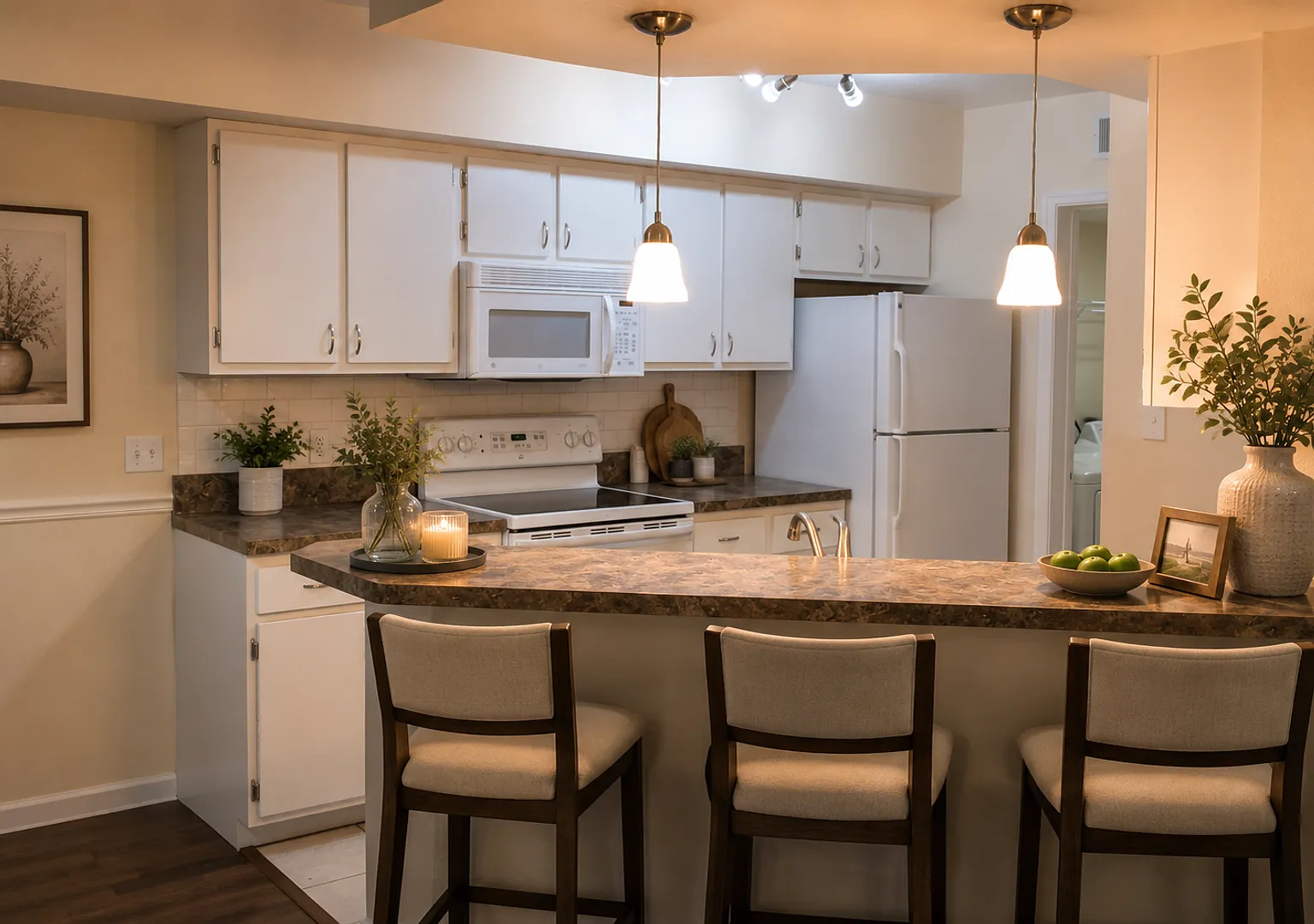 Stunning Forest View from 2/2 Wood Floor Condo close to UCF and Valencia College — Photo 4