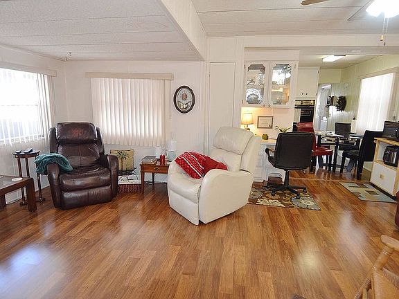 2nd image of 114 Hickory Dr #114