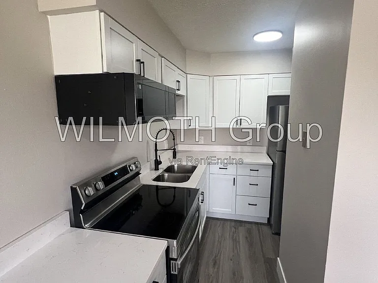 939 W McKay Rd — Photo 6