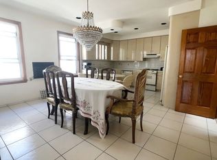 22-61 36th St #2, Astoria, NY 11105