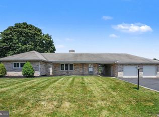 303 Airport Dr, Carlisle, PA 17013