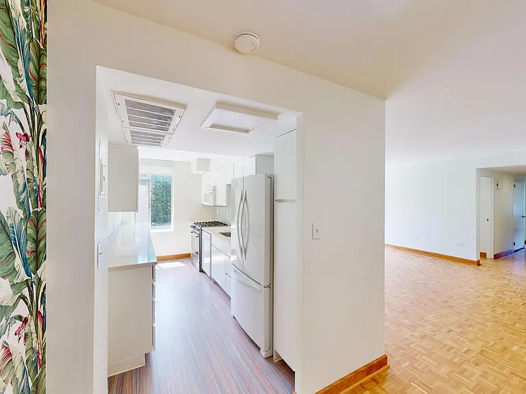 1300 Queens Rd #309 — Photo 7