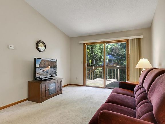 2nd image of 1285 Hilltop Ct