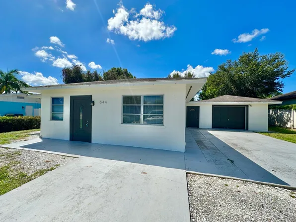 644 92nd Ave N, Naples, FL 34108