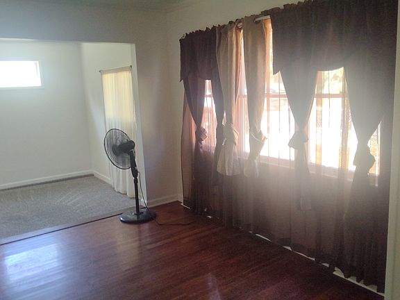 Entry way room