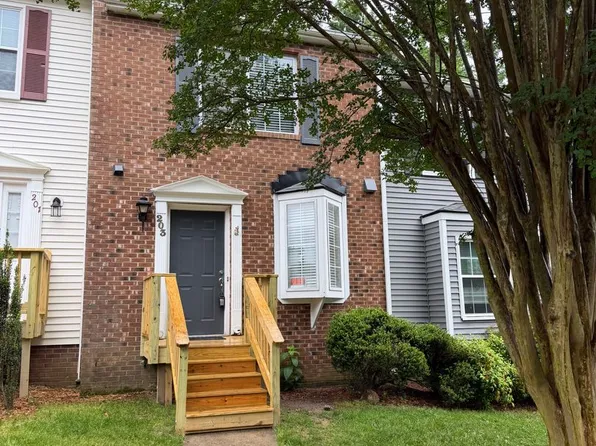 203 Rosebrooks Dr, Cary, NC 27513