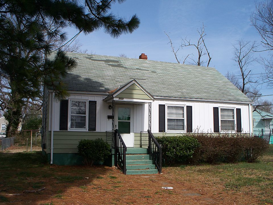 1st image of 2622 Byron St