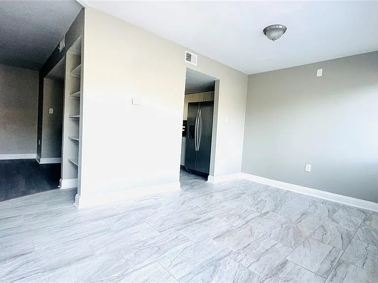 4016 Woodfern Dr #B-8 — Photo 5