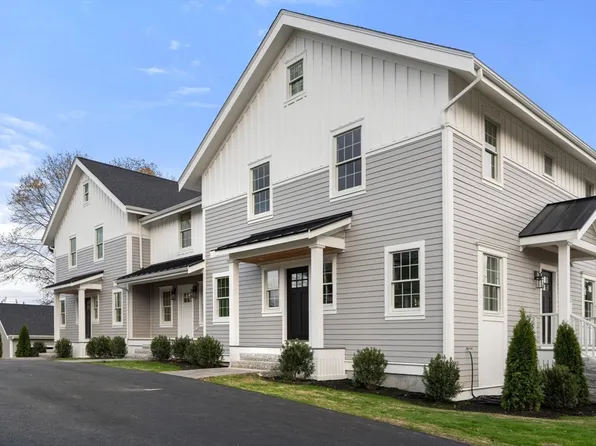 63 Oak St #B, Wellesley, MA 02482