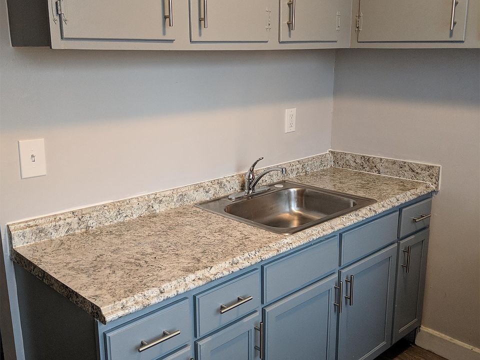 1st image of 15 Carpenter St APT A3