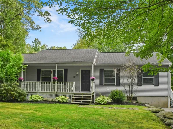 29 Prescott St, Rutland, MA 01543