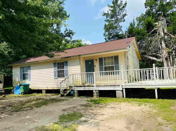 115 Clark St, Atmore, AL 36502