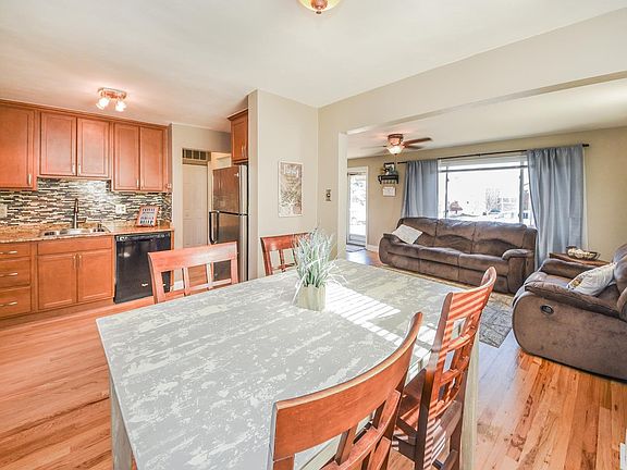 5th image of 7851 Parkwood Dr