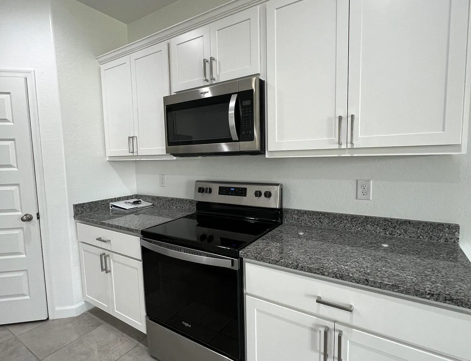 4 bed, 2.0 bath, 1701 sqft, $2,295 — Photo 4