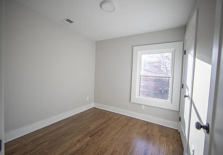 141 6th St #1 — Photo 3